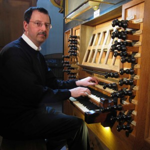 Organist Andreas Warler sorgt nicht nur bei den regelmäßigen Konzerten in Steinfeld für Musikgenuss, sondern hat auch eine neue CD veröffentlicht. Foto: privat