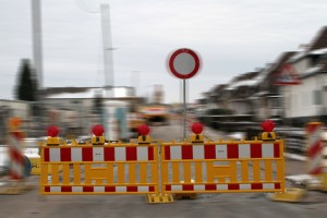 Mehrere Straßen im Kreisgebiet müssen wegen Bauarbeiten für den Verkehr gesperrt werden. Symbolbild: Michael Thalken/Eifeler Presse Agentur/epa
