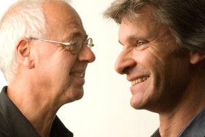 Eckhard Radmacher (rechts) und Wilhelm Geschwind stellen im Kulturraum auch Stücke ihrer neuen CD vor. Bild: Privat
