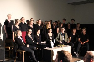 Das Theaterstück „Krieg“ haben Schüler und Schülerinnen des St. Michael-Gymnasiums Bad Münstereifel auf die Bühne gebracht. Foto: Axel Gehring