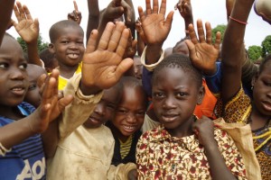 Für die Kinder in Burkina Faso soll eine Realschule gebaut werden. Bild: Harry Kunz