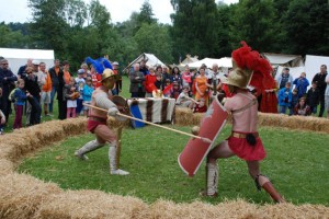 Professionell aufbereitete Gladiatorenkämpfe gehören mit zum Spektakel in Nettersheim. Bild: Gemeinde Nettersheim