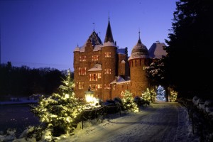 Die Burg Satzvey lockt erneut mit einer feierlichen Burgweihnacht. Bild: Jürgen Sittig