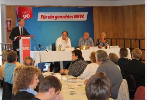  Franz Müntefering begeisterte mit seine Rede die Delegierten des SPD-Parteitages in Bad Münstereifel. Bild: privat