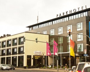 Das Parkhotel Euskirchen ist nicht nur modernes Hotel, sondern auch Veranstaltungsort. Bild: Tameer Gunnar Eden/Eifeler Presse Agentur/epa
