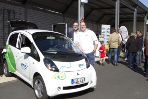 Die „ene“ informierte über die Fortbewegung der Zukunft: Elektromobilität, die schon jetzt beim regionalen Energiedienstleister im Einsatz ist. Bild: Tameer Gunnar Eden/Eifeler Presse Agentur/