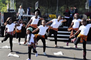 Die "African Girls" aus Euskirchen tanzten sich schnell in die Herzen der Zuschauer. Foto: Reiner Züll