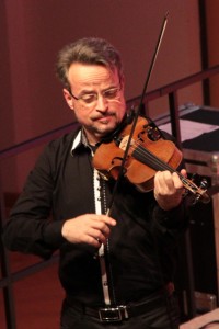 Violinist mit großer Bandbreite: Sebastian Reimann überzeugte das Publikum mit seinem virtuosen Spiel. Bild: Michael Thalken/Eifeler Presse Agentur/epa