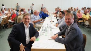Markus Ramers (vorn von links) mit NRW-Innenminister Ralf Jäger  auf dem Kreisparteitag in Weilerswist. Bild: privat