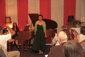 Maria Heister ist eine bekannte Pianistin aus Bad Münstereifel. Archivbild: Michael Thalken/Eifeler Presse Agentur/epa