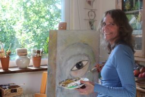 Lisa Zimmermanns aus Nettersheim ist eine von 67 einheimischen Künstlern, die während der EAT Einblicke in ihr Atelier gewährt. Bild: Veranstalter