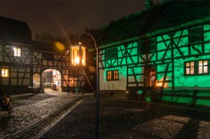 Bei der Museumsnacht werden die historischen Gebäude in besonderes Licht getaucht. Foto: Jürgen Gregori/LVR