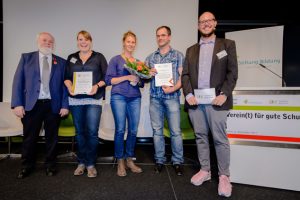 Die Vertreter der Grundschule Dahlem nahmen die Auszeichnung „Verein(t) für die gute Schule 2017“ in Berlin entgegen. Foto: stephan-roehl.de