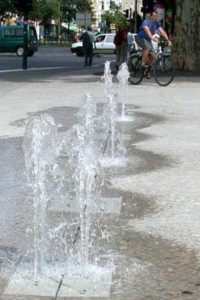 Ein Wasserspiel soll den Markt zusätliche Verweildauer geben. Bild: Stadt Schleiden