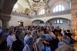 200 Besucherinnen und Besucher kamen in die ehemalige Synagoge in Wittlich. Bild: Harald Tittel /ELF
