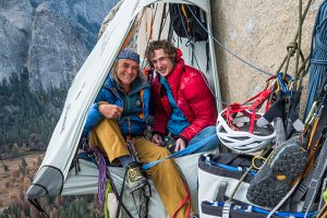 Mit den weltbesten Kletterern unterwegs: Heinz Zak (v.l.) in der „Dawn Wall“ mit Adam Ondra. Foto: Archiv Heinz Zak
