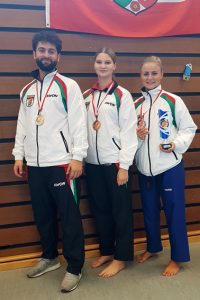 Trium Beha (v.l.), Tessa Ternes und Jessica Rau kamen mit gleich mehreren Medaillen nzurück nach Schleiden. Bild: Taekwondo Club Schleiden