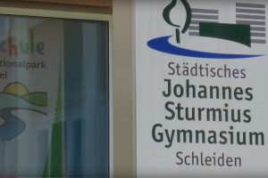 Der Schulbetrieb am Johannes-Sturmius-Gymnasium soll bereits am Mittwoch wieder aufgenommen werden. Symbolbild: Tameer Gunnar Eden/Eifeler Presse Agentur/epa