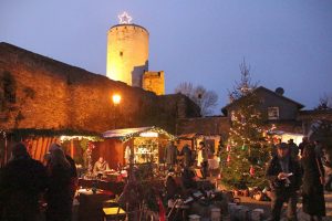 Romantischer Weihnachtsmarkt auf Burg Reifferscheid. Bild: 