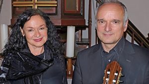 Esther Lorenz und Peter Kuhz bringen ihren Zuhörer jüdische Kultur näher. Foto: Veranstalter