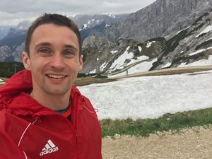 Ein Extremsportler beim Zugspitz Ulratrail: Auch nach über 50 Kilometer Extrem-Berglauf konnte Timm Ody noch lächeln: Alpspitz, zehn Kilometer vor dem Ziel in Garmisch-Partenkirchen. Foto: privat