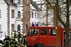 Mit dem Schrecken davon kamen Besucher und Mitarbeiter des Klosters Mariawald bei Heimbach. Bild: Christian Blumenthal