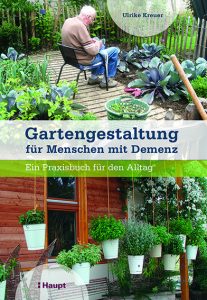  Seit 2003 ist Ulrike Kreuer auf die Planung und Entwicklung von Gärten für Menschen mit Demenz spezialisiert. Jetzt stellt sie ein im Haupt Verlag erschienenes Buch zum Thema vor. Repro: Ulrike Kreuer