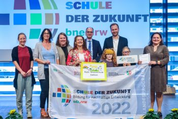 Die Delegation der Grundschule Dahlem bei der Auszeichnung „Schule der Zukunft“ in Köln. Bild: Gemeinde Dahlem