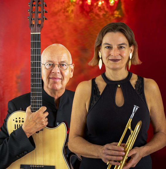 Susanne Riemer und Wilhelm Geschwind bieten lässig entschleunigten Bossa Nova mit einem Schuss Cool Jazz. Foto: Vera Drewke