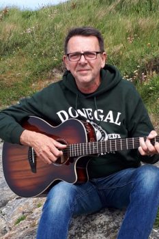 In Rinnen mit dabei ist der Musiker und Sänger Georg Kaiser, der mit seiner irisch-schottischen Pub-Musik über die Region hinaus bekannt ist. Foto: Veranstalter