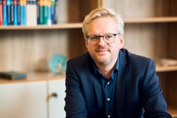 Prof. Dr. Goldschmidt, Direktor des Weltethos-Institut und Mitglied im Deutschen Ethikrat, spricht auf Einladung von Dr. Wolfgang Köhler, Präsident des Rotary Clubs Euskirchen, über Soziale Gerechtigkeit. Foto: privat