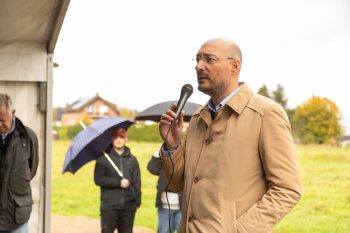Dr. Timo Czech, Gemeindebürgermeister Nörvenich, berichtete, dass das Wirtschaftsmagazin „Capital“ die Gemeinde Nörvenich unter die „100 besten Lagen Deutschlands“ gewählt habe. Bild: Tameer Gunnar Eden/Eifeler Presse Agentur/epa