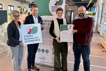 Sie freuen sich auf viele Mitstreiter im „Bündnis Nachhaltige Unternehmen“: (v.l.) Iris Poth, Landrat Markus Ramers, Alina Kramer und Max Metzemacher. Foto: W. Andres / Kreis Euskirch