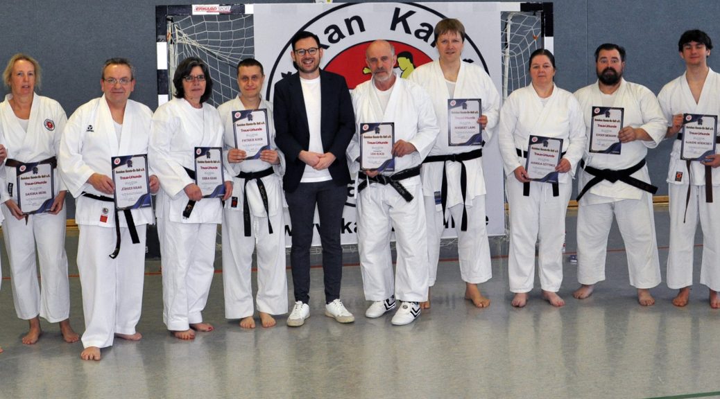 Zum 25-Jährigen des Vereins wurden zahlreiche Sportler für ihre langjährige Mitgliedschaft geehrt. Foto: Reiner Züll