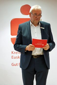 KSK-Vorstand Wolfgang Krüger betonte die besondere Rolle der Handwerkerinnen und Handwerker beim Transformationsprozess hin zu einer nachhaltigen Gesellschaft. Bild: Michael Thalken/Eifeler Presse Agentur/epa