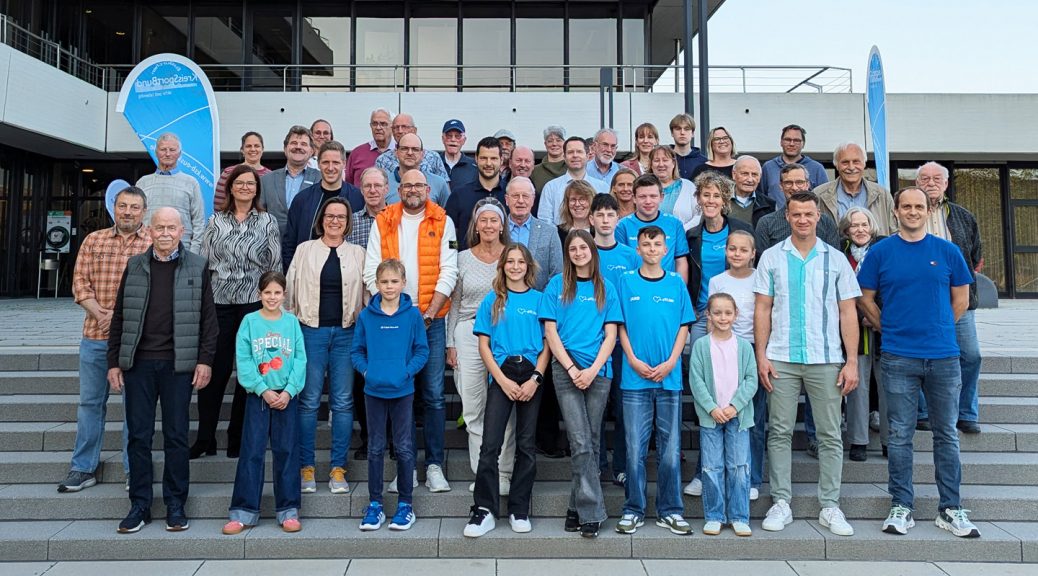 Zahlreiche Sportlerinnen und Sportler von jung bis alt legten auch 2015 wieder das Sportabzeichen ab. Bild: Kreis Euskirchen