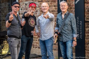 Die lokale Band „Männer von Flake“ spielte schon mal den Retter in der Not. Bild: Ralf König