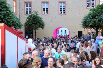 Gut 1500 Gäste besuchten das Ehemaligenfest am St. Michael-Gymnasium in Bad Münstereifel. Bild: Wiliam Mertens