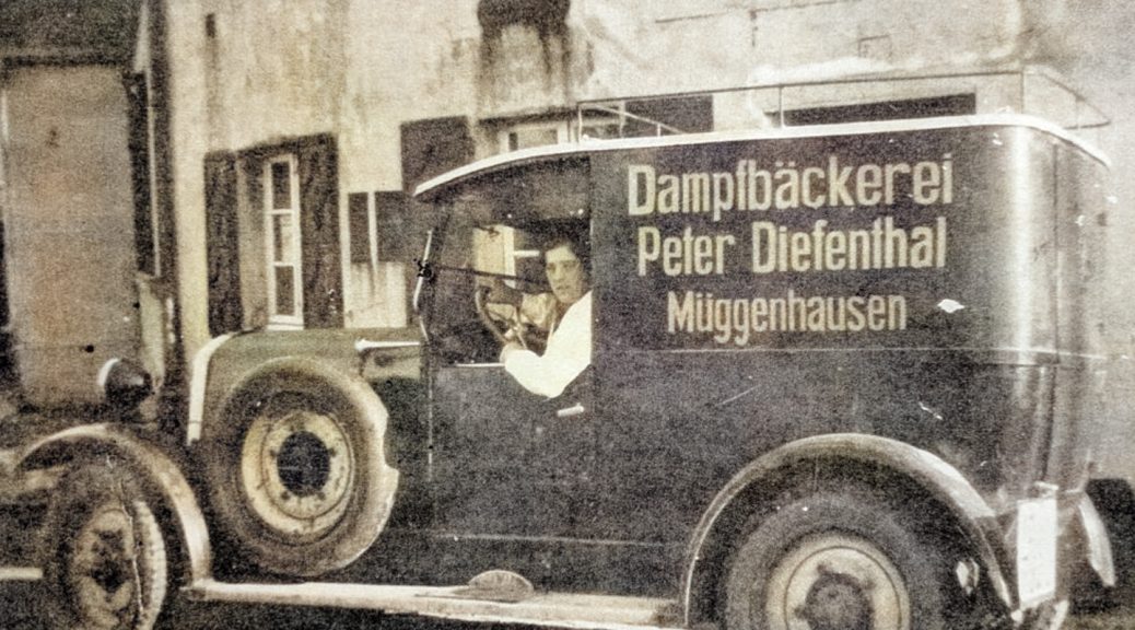 Heinz A. Höver möchte mit historischen Fotografien die Erinnerung aufleben lassen. Bild: Veranstalter