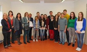 Das Städtische Gymnasium Schleiden unterschrieb jetzt eine Bildungspartberschaft mit Vogelsang. Bild: Roman Hövel/vogelsang ip