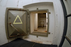 Willkommen im "Präsidentenzimmer". Der Bunker in Satzvey öffnet für Interessierte seine Tore. Bild: www.bunker-doku.de