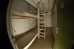 Auch in den Schlafzimmern ging Funktionalität vor Bequemlichkeit. Bild: www.bunker-doku.de