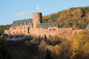 Zahlreiche Kursangebote für Künstler bietet die Kunstakademie auf der Burg Hengebach. Bild: Michael Thalken/Eifeler Presse Agentur/epa
