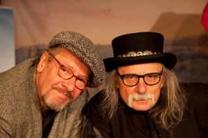 Achim Konejung (links) und Hubert vom Venn – zwei alte Hasen gründeten ein neues Eifel-Kabarettduo.       Bild: Kurt Schreiber