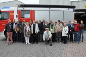 Gruppenbild der Kaller Feuerwehr mit ihren Moler Kollegen vor der Feuerwache in Mol. Bild: Reiner Züll