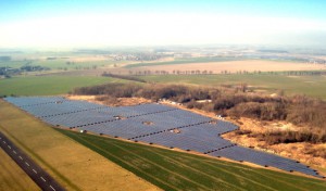 Der Solarpark Anklam kann rein rechnerisch sauberen Strom für 2256 Haushalte liefern. Bild: F&S solar